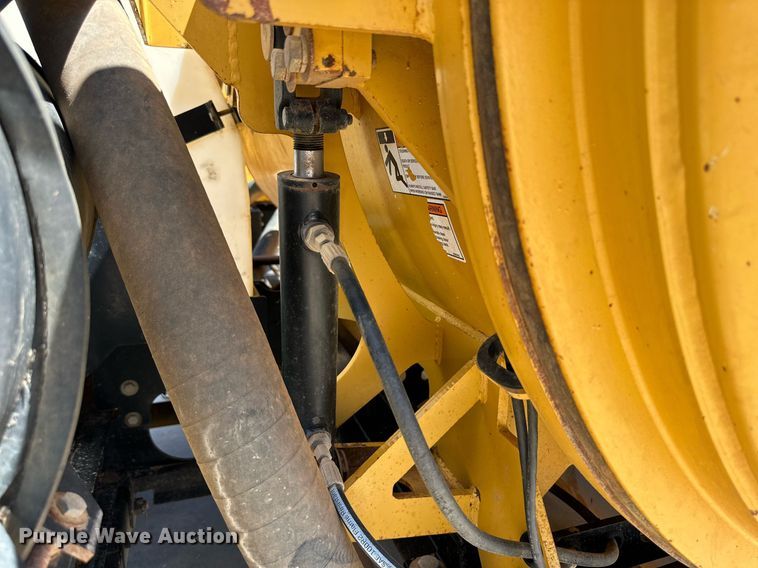 image for item DQ1392 2015 Mclaughlin VX30-500 vacuum excavator