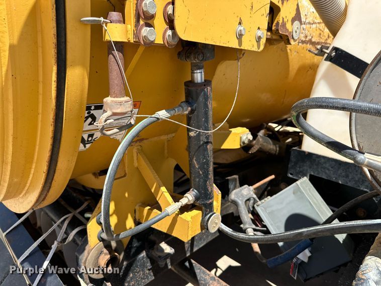 image for item DQ1392 2015 Mclaughlin VX30-500 vacuum excavator