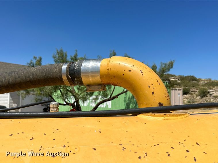 image for item DQ1392 2015 Mclaughlin VX30-500 vacuum excavator