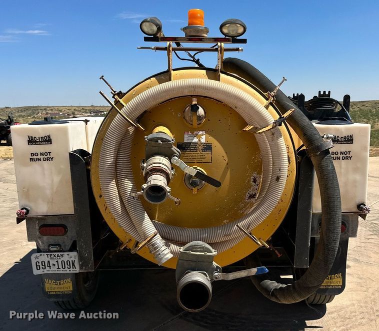 image for item DQ1393 2010 Vac-Tron LP 555DT vacuum excavator