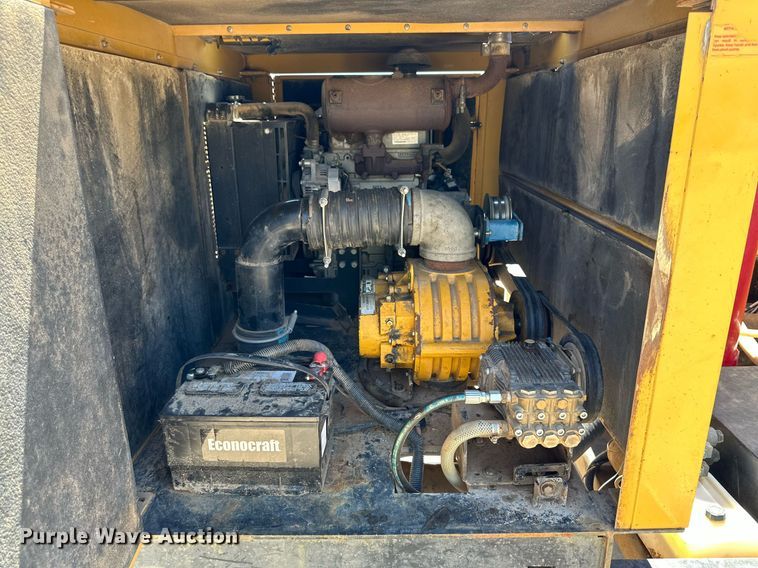 image for item DQ1393 2010 Vac-Tron LP 555DT vacuum excavator