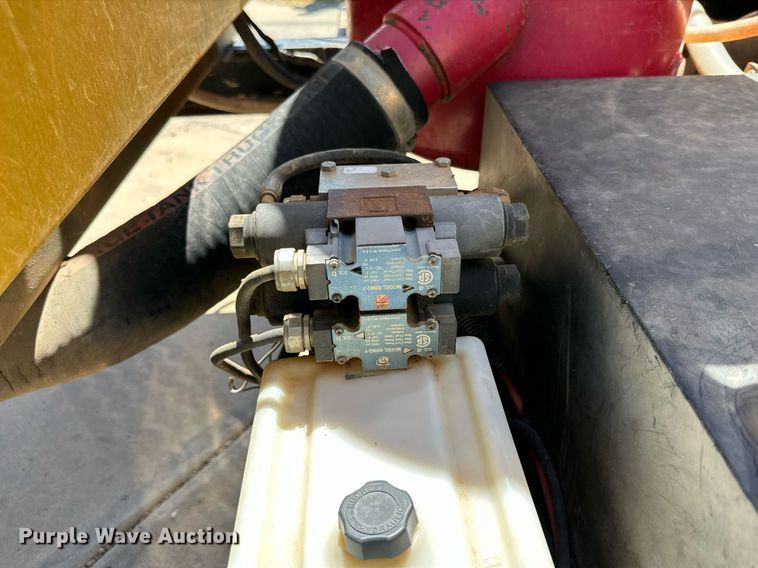 image for item DQ1393 2010 Vac-Tron LP 555DT vacuum excavator