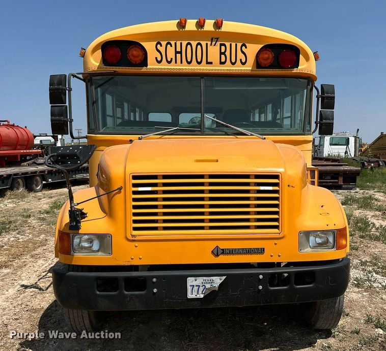 image for item DQ1398 1999 International 3800  school bus