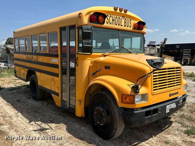 image for item DQ1398 1999 International 3800  school bus