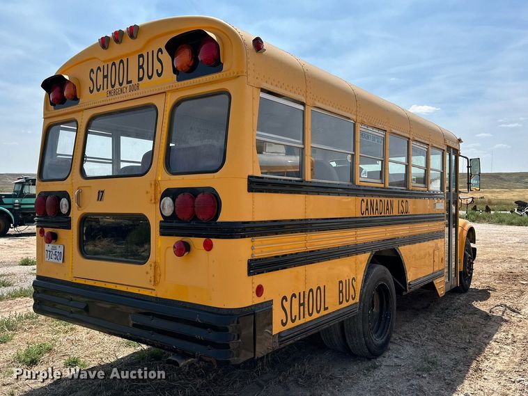 image for item DQ1398 1999 International 3800  school bus