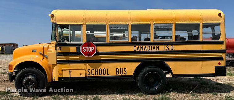 image for item DQ1398 1999 International 3800  school bus