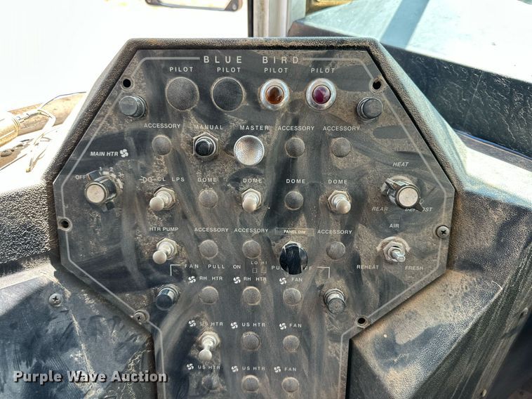 image for item DQ1398 1999 International 3800  school bus