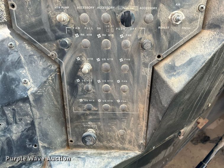 image for item DQ1398 1999 International 3800  school bus