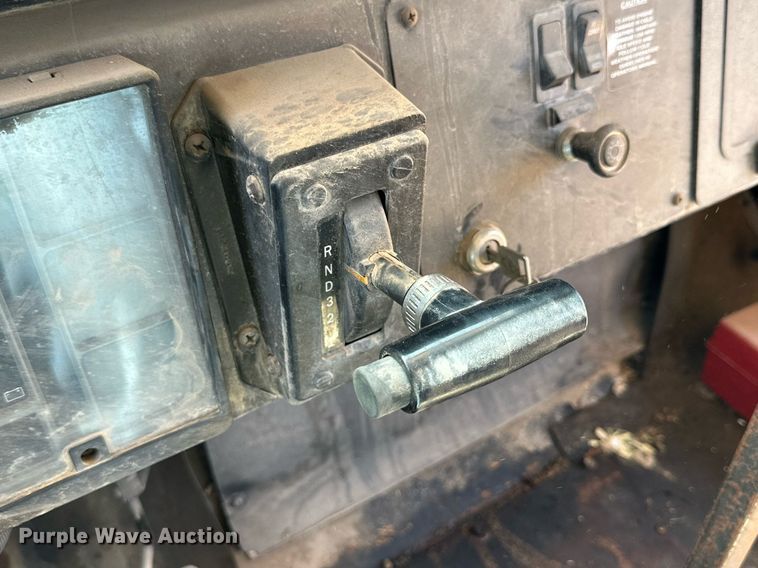 image for item DQ1398 1999 International 3800  school bus