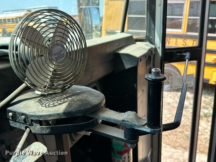 image for item DQ1398 1999 International 3800  school bus