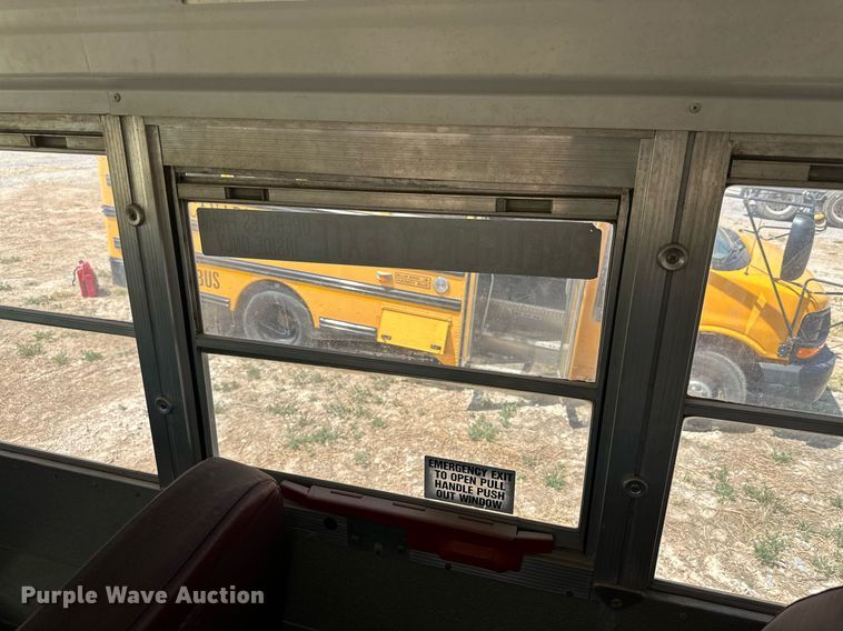 image for item DQ1398 1999 International 3800  school bus