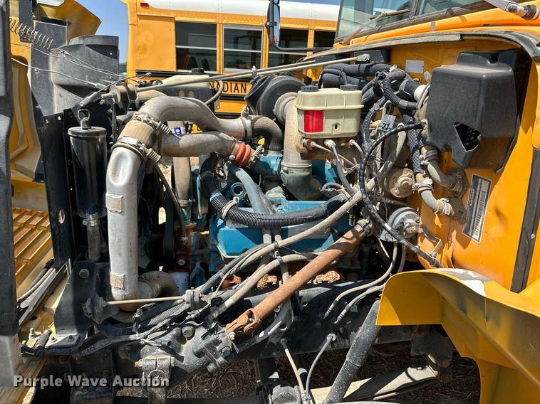 image for item DQ1398 1999 International 3800  school bus