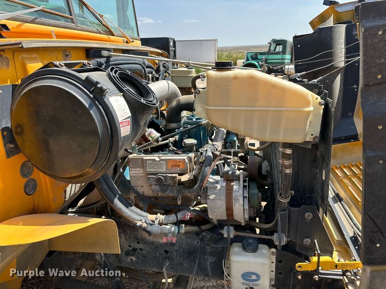 image for item DQ1398 1999 International 3800  school bus