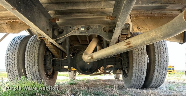 image for item DQ1398 1999 International 3800  school bus