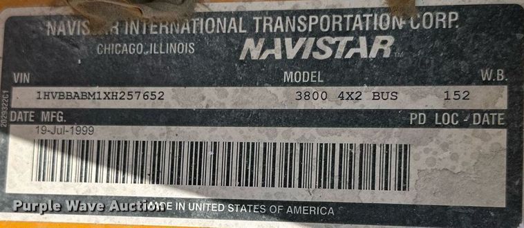 image for item DQ1398 1999 International 3800  school bus