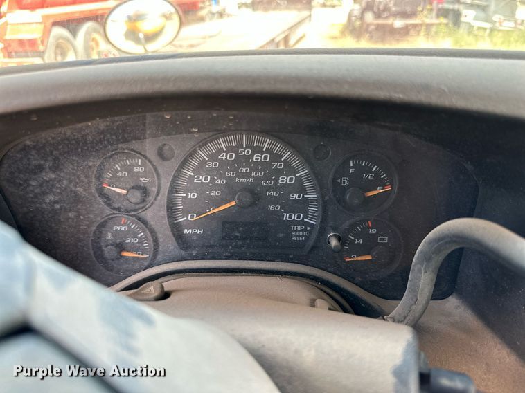 image for item DQ1399 2004 Chevrolet Express G3500  school bus