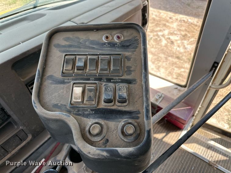 image for item DQ1399 2004 Chevrolet Express G3500  school bus