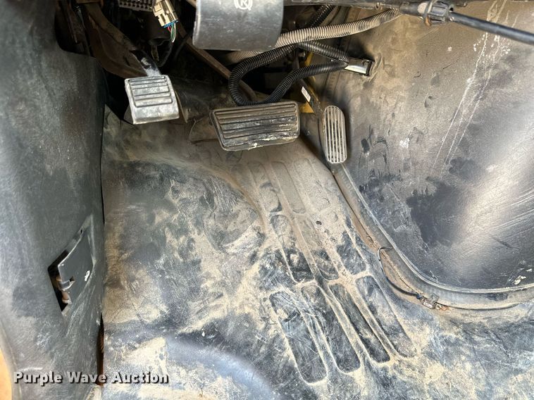 image for item DQ1399 2004 Chevrolet Express G3500  school bus