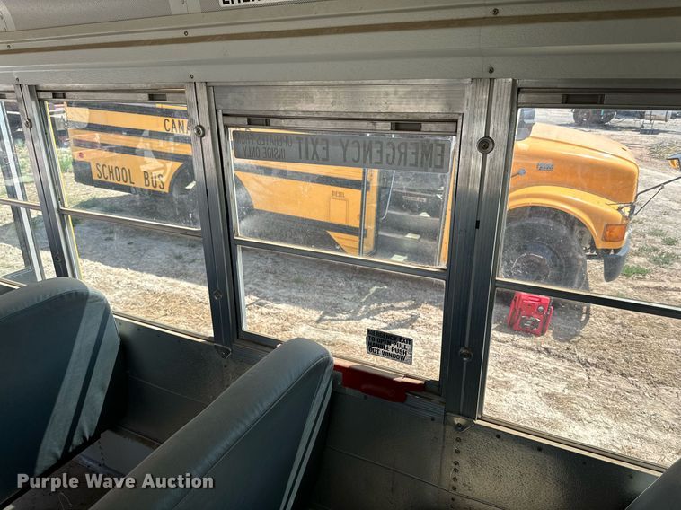 image for item DQ1399 2004 Chevrolet Express G3500  school bus