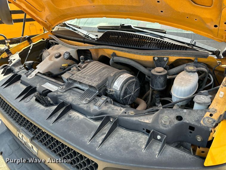 image for item DQ1399 2004 Chevrolet Express G3500  school bus