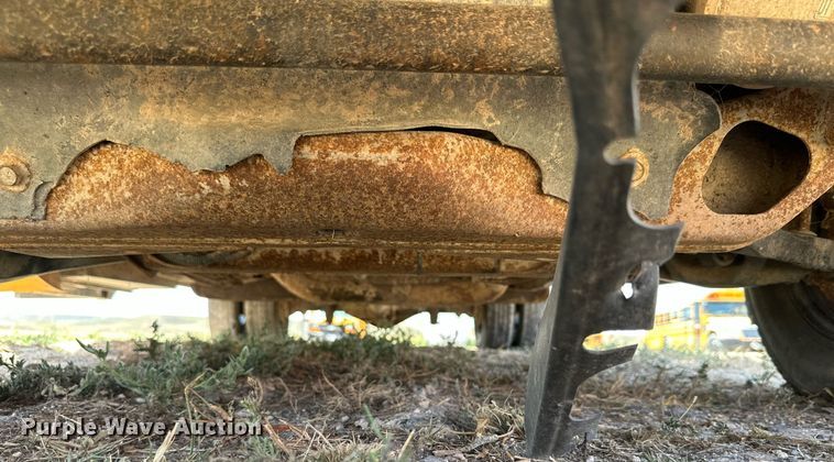 image for item DQ1399 2004 Chevrolet Express G3500  school bus