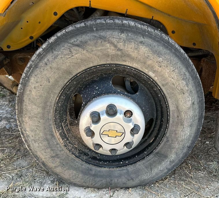 image for item DQ1399 2004 Chevrolet Express G3500  school bus