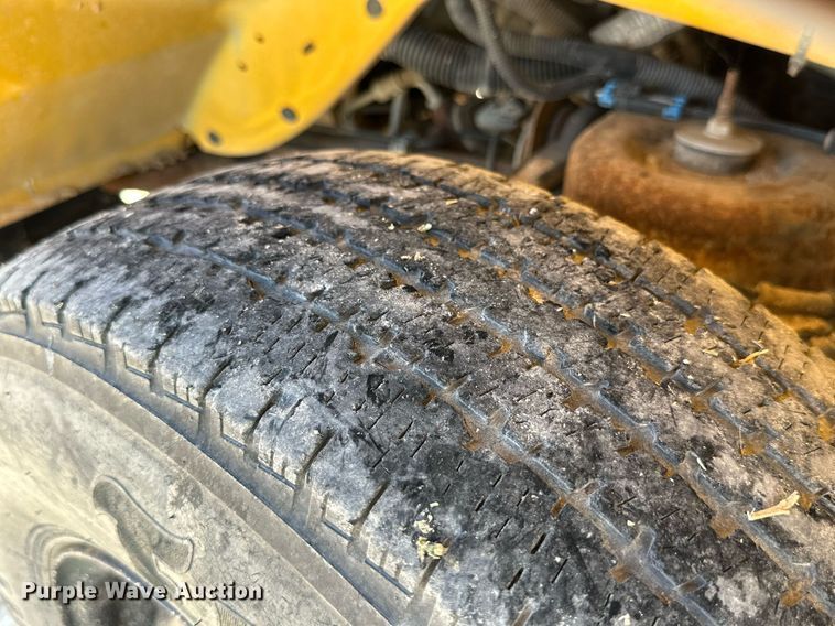 image for item DQ1399 2004 Chevrolet Express G3500  school bus