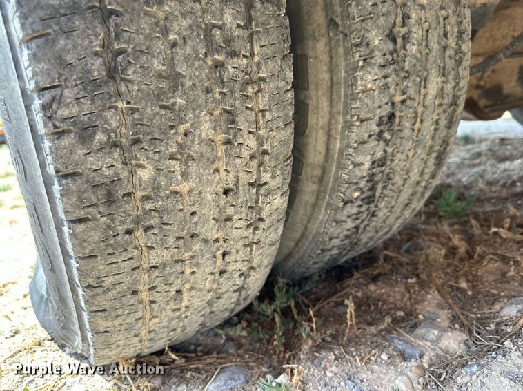 image for item DQ1399 2004 Chevrolet Express G3500  school bus