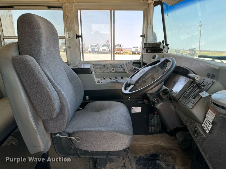 image for item DQ1400 2008 Blue Bird  school bus