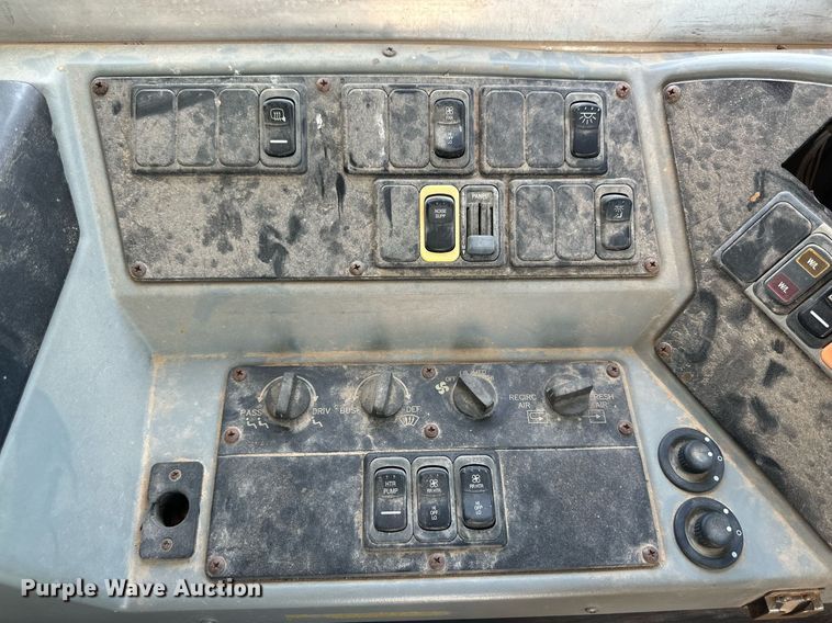 image for item DQ1400 2008 Blue Bird  school bus