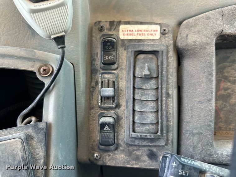 image for item DQ1400 2008 Blue Bird  school bus