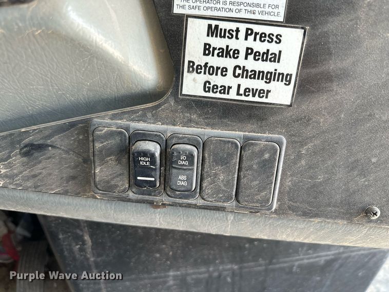 image for item DQ1400 2008 Blue Bird  school bus