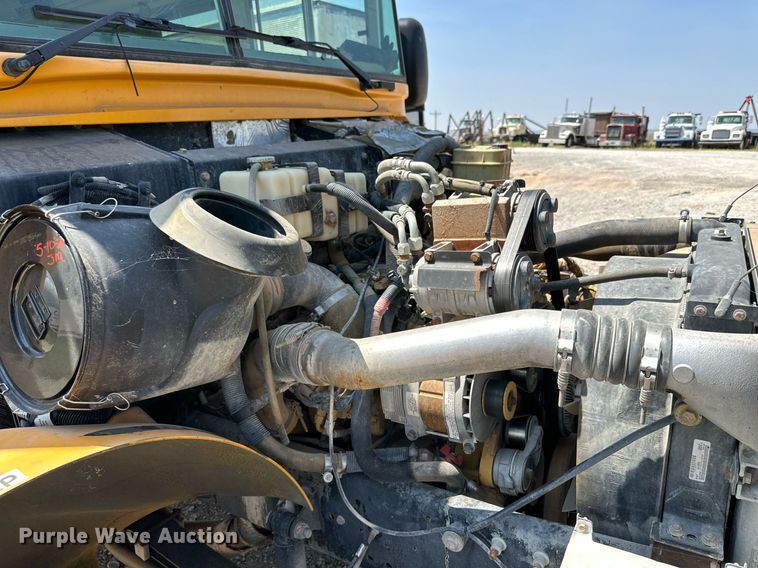 image for item DQ1400 2008 Blue Bird  school bus