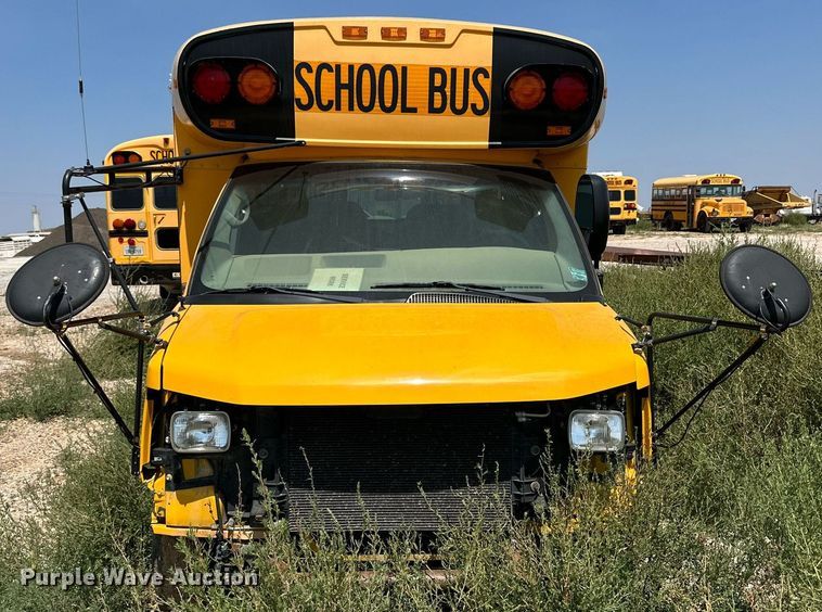 image for item DQ1401 2007 Chevrolet Express 3500  school bus