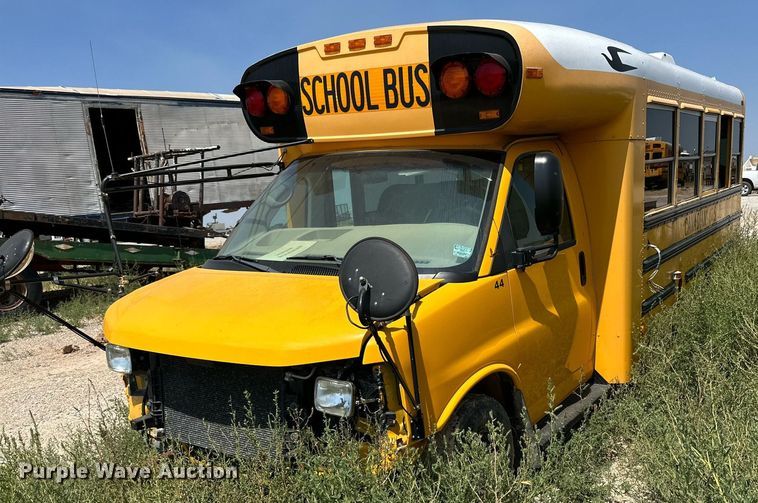 image for item DQ1401 2007 Chevrolet Express 3500  school bus