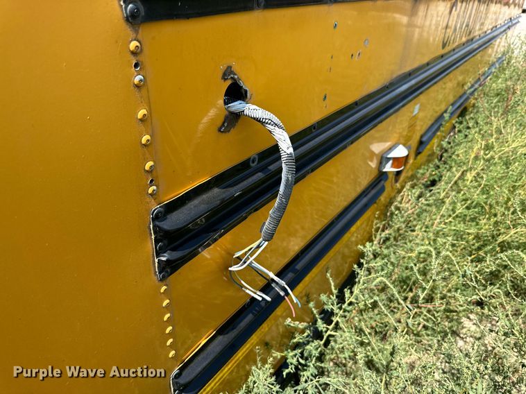 image for item DQ1401 2007 Chevrolet Express 3500  school bus