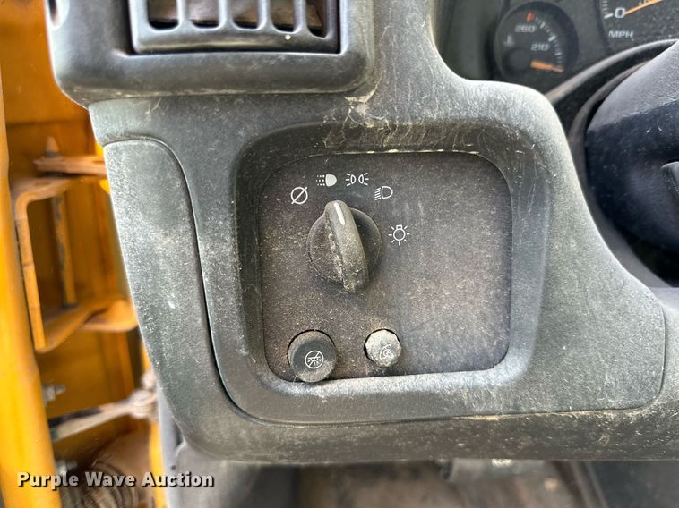 image for item DQ1401 2007 Chevrolet Express 3500  school bus