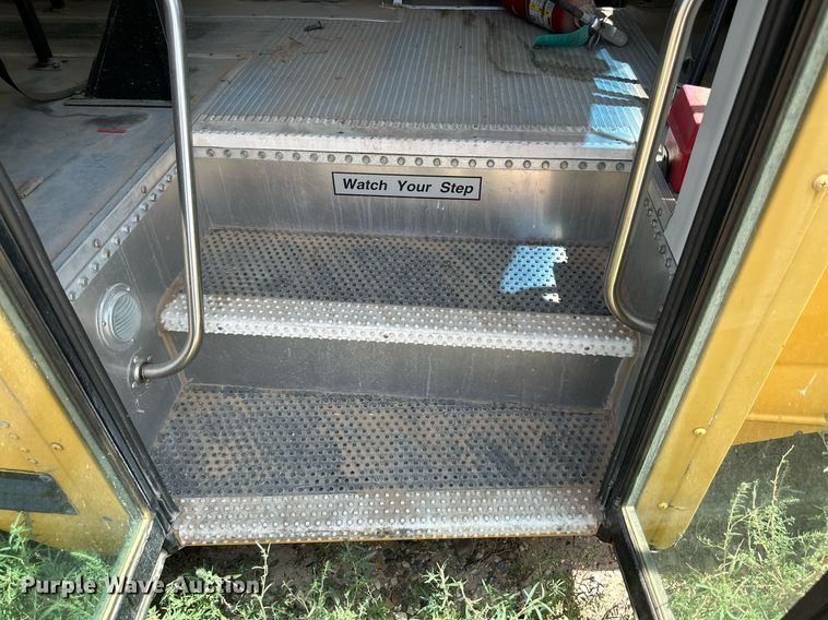 image for item DQ1401 2007 Chevrolet Express 3500  school bus