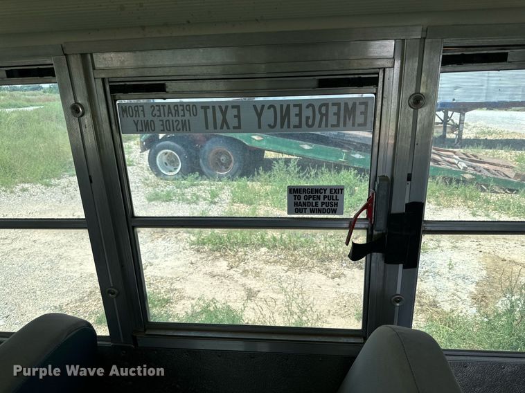 image for item DQ1401 2007 Chevrolet Express 3500  school bus