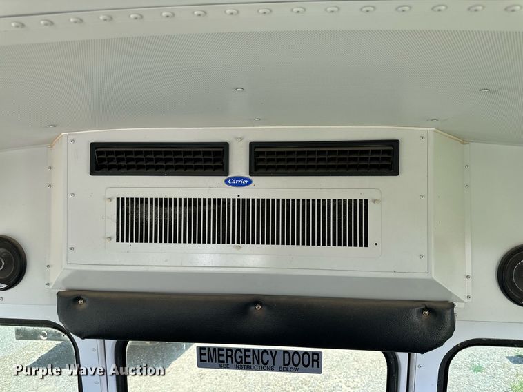 image for item DQ1401 2007 Chevrolet Express 3500  school bus