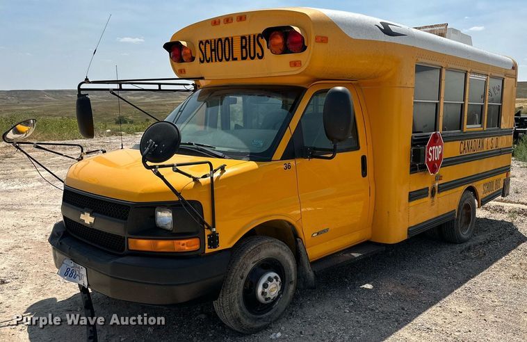 image for item DQ1402 2004 Chevrolet Express G3500  school bus