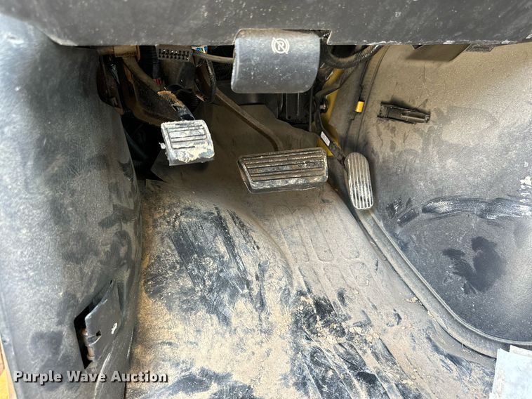 image for item DQ1402 2004 Chevrolet Express G3500  school bus