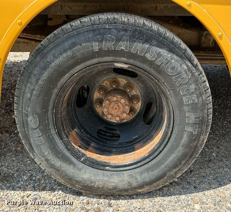 image for item DQ1402 2004 Chevrolet Express G3500  school bus