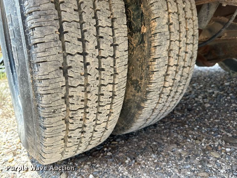 image for item DQ1402 2004 Chevrolet Express G3500  school bus