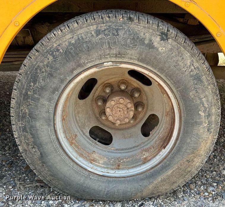 image for item DQ1402 2004 Chevrolet Express G3500  school bus