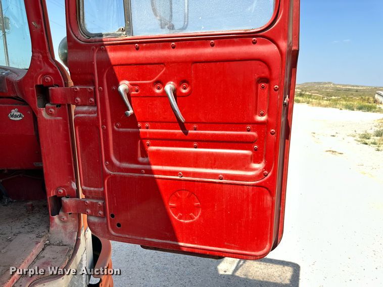 image for item DQ1404 1970 Mack CF-600  pumper fire truck