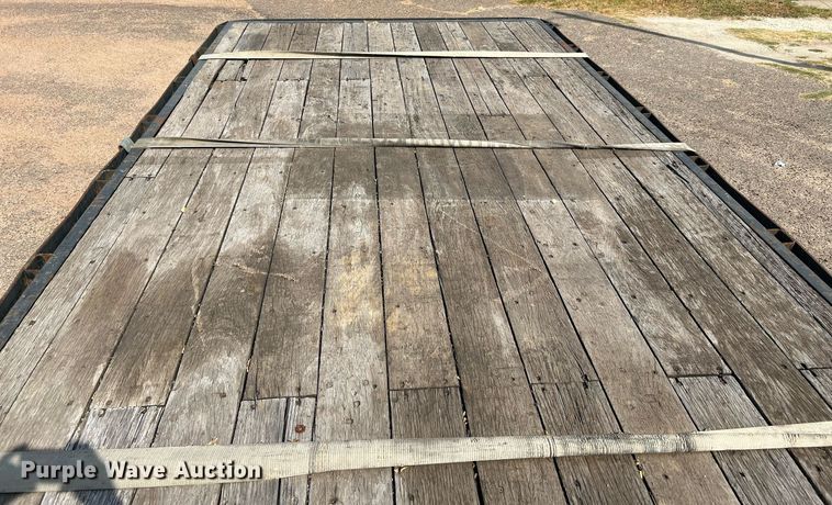 image for item DQ2176 2006 Freightliner Business Class M2  flatbed truck