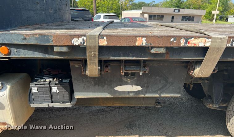 image for item DQ2176 2006 Freightliner Business Class M2  flatbed truck