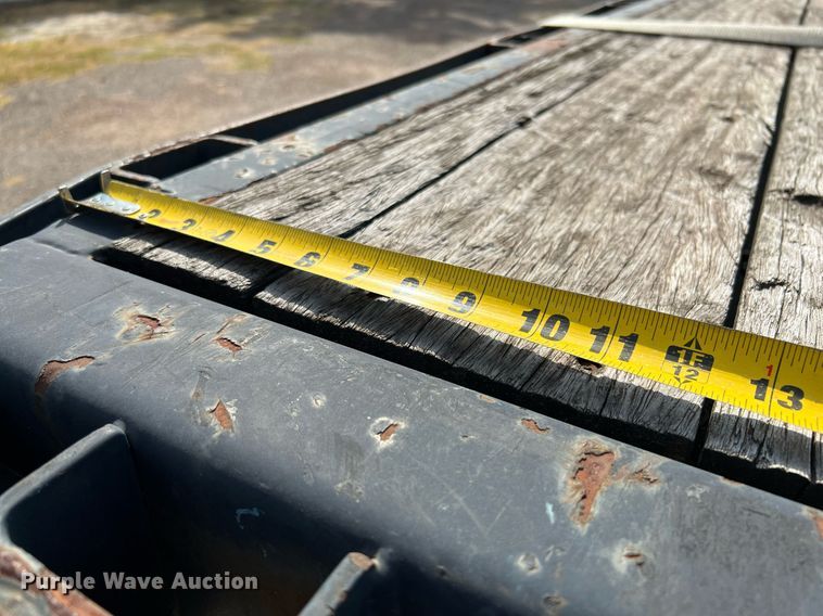 image for item DQ2176 2006 Freightliner Business Class M2  flatbed truck