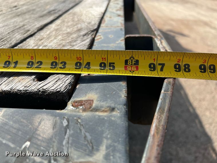 image for item DQ2176 2006 Freightliner Business Class M2  flatbed truck